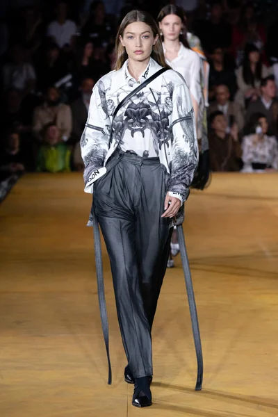 Look 13